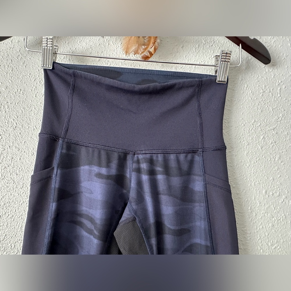 Lululemon Blue Camo Leggings High-Waisted Align Yoga Pants Mesh Sides Size 4 - Picture 2 of 16